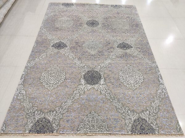 Hand-Knotted Modern Rugs: A Blend of Art and Functionality