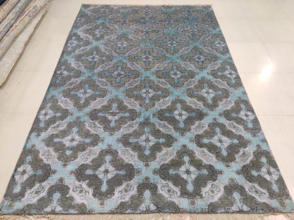 Hand-Knotted Modern Rugs: A Touch of Class