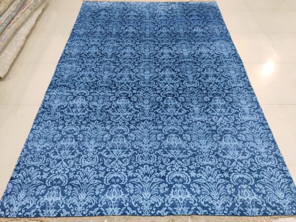 Hand-Knotted Modern Rugs: Perfect for Beach Houses