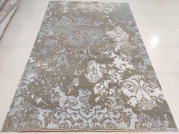 Hand-Knotted Modern Rugs: A Blend of Elegance and Comfort