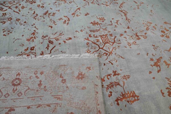 Hand-Knotted Rugs: Combining Tradition with Modern Design